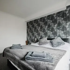 Hullidays - 'old School Penthouse' Trinity Square Kingston upon Hull